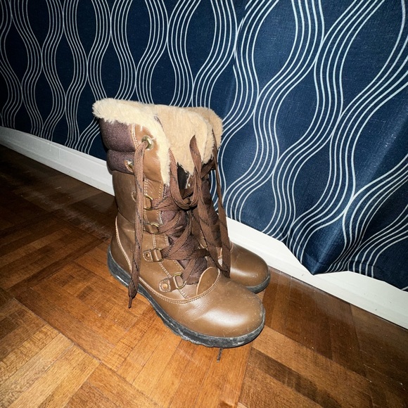 Women’s winter boot - Picture 3 of 8